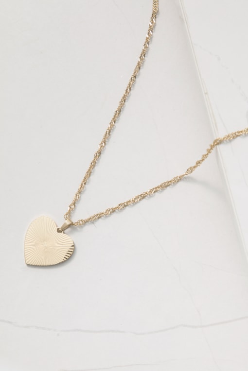 Colar Pingente Coração Delicado  Dourado