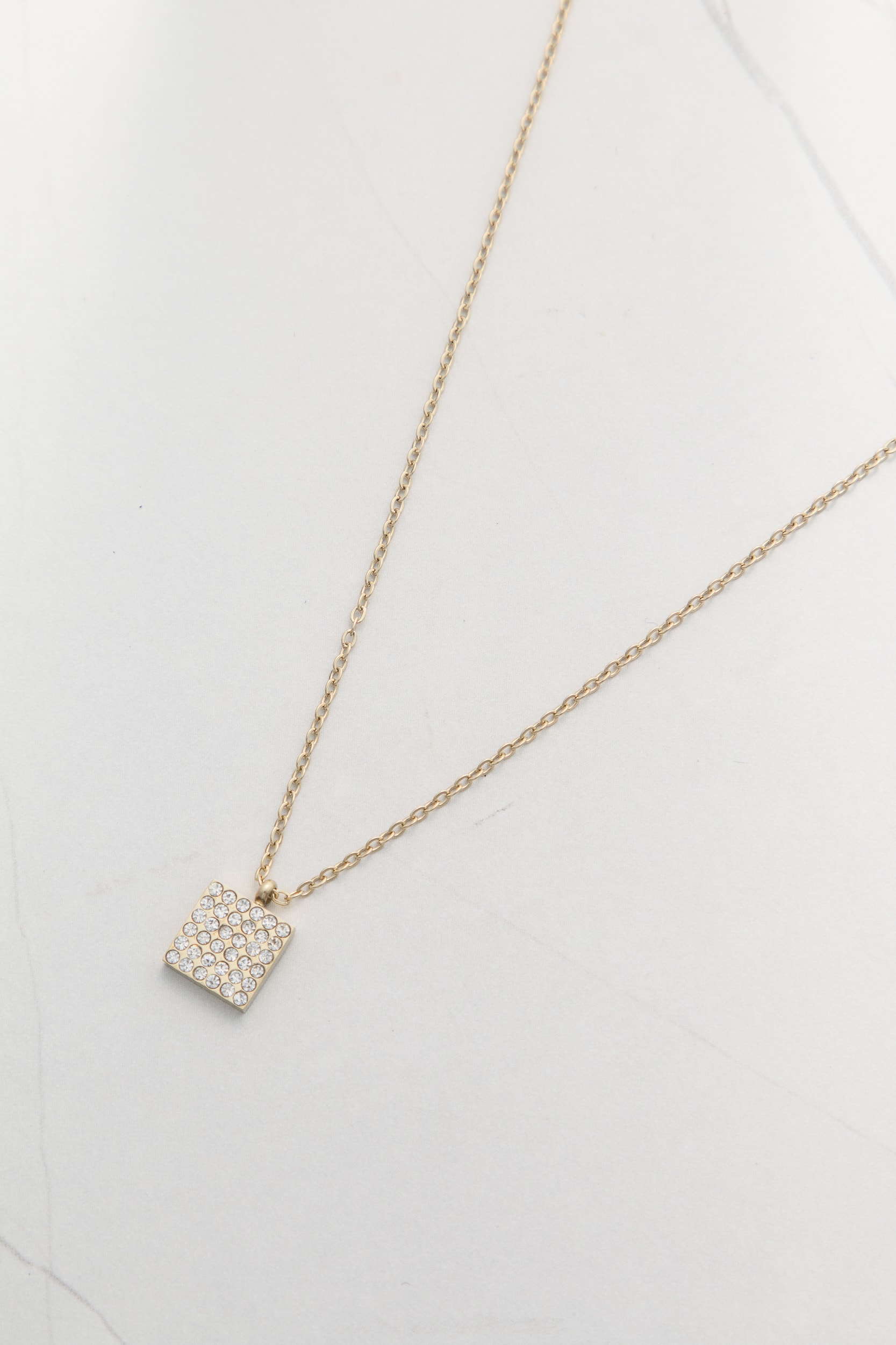 Colar Pingente Strass  Dourado