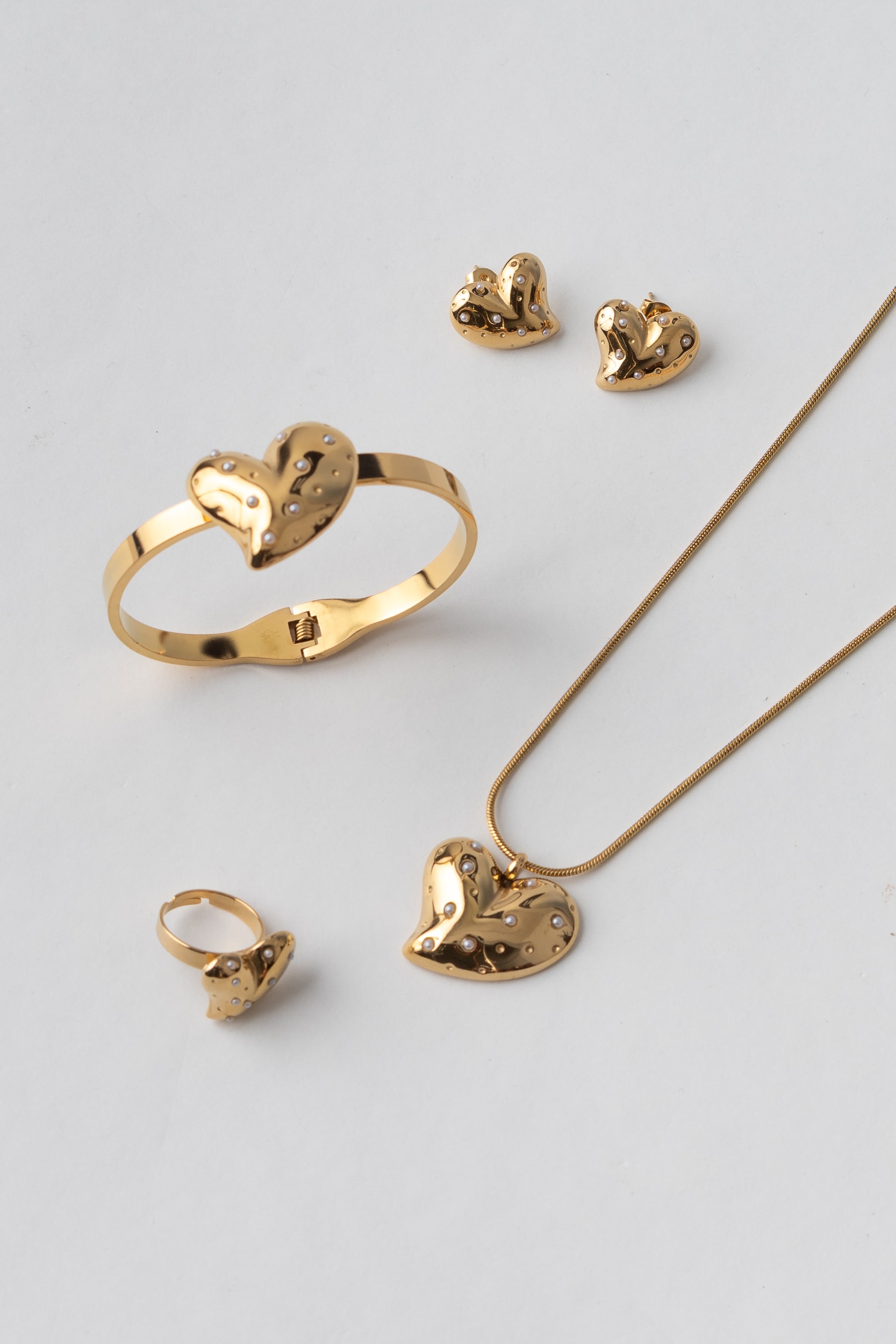 Conjunto 4 Peças Coração Com Pérolas Dourado