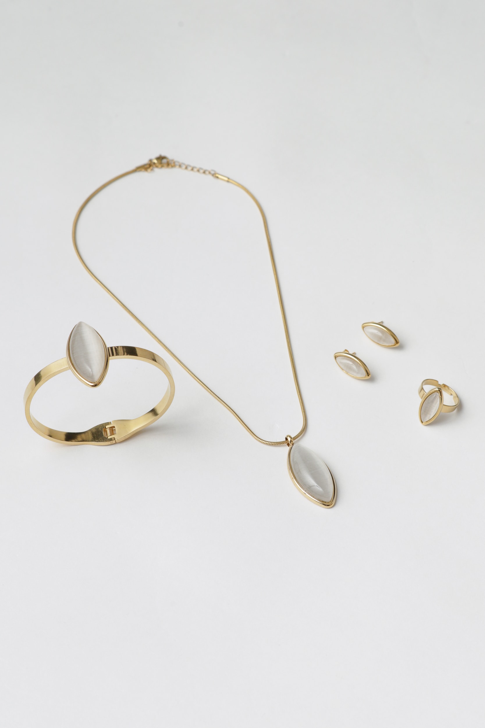 Conjunto 4 Peças Pedra Oval Resina Branco