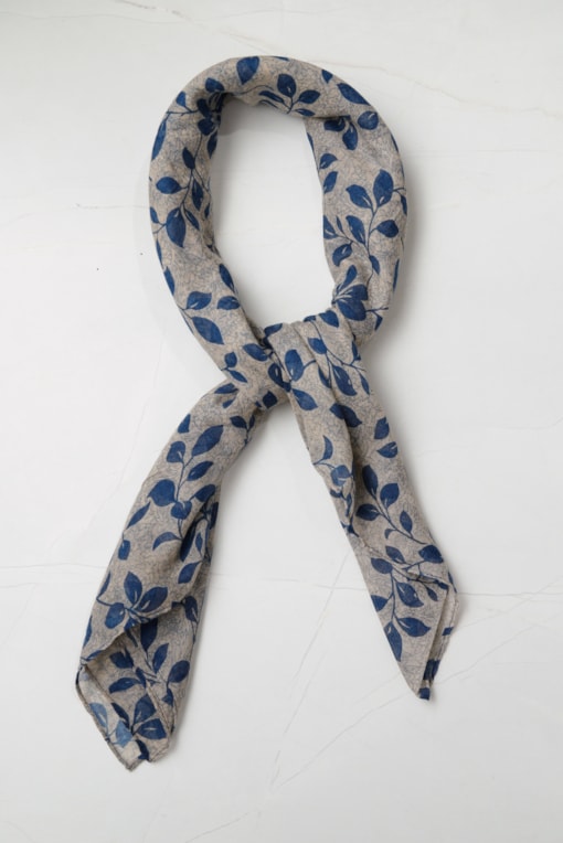 Echarpe Delicado Folhas (84x182 cm) Azul