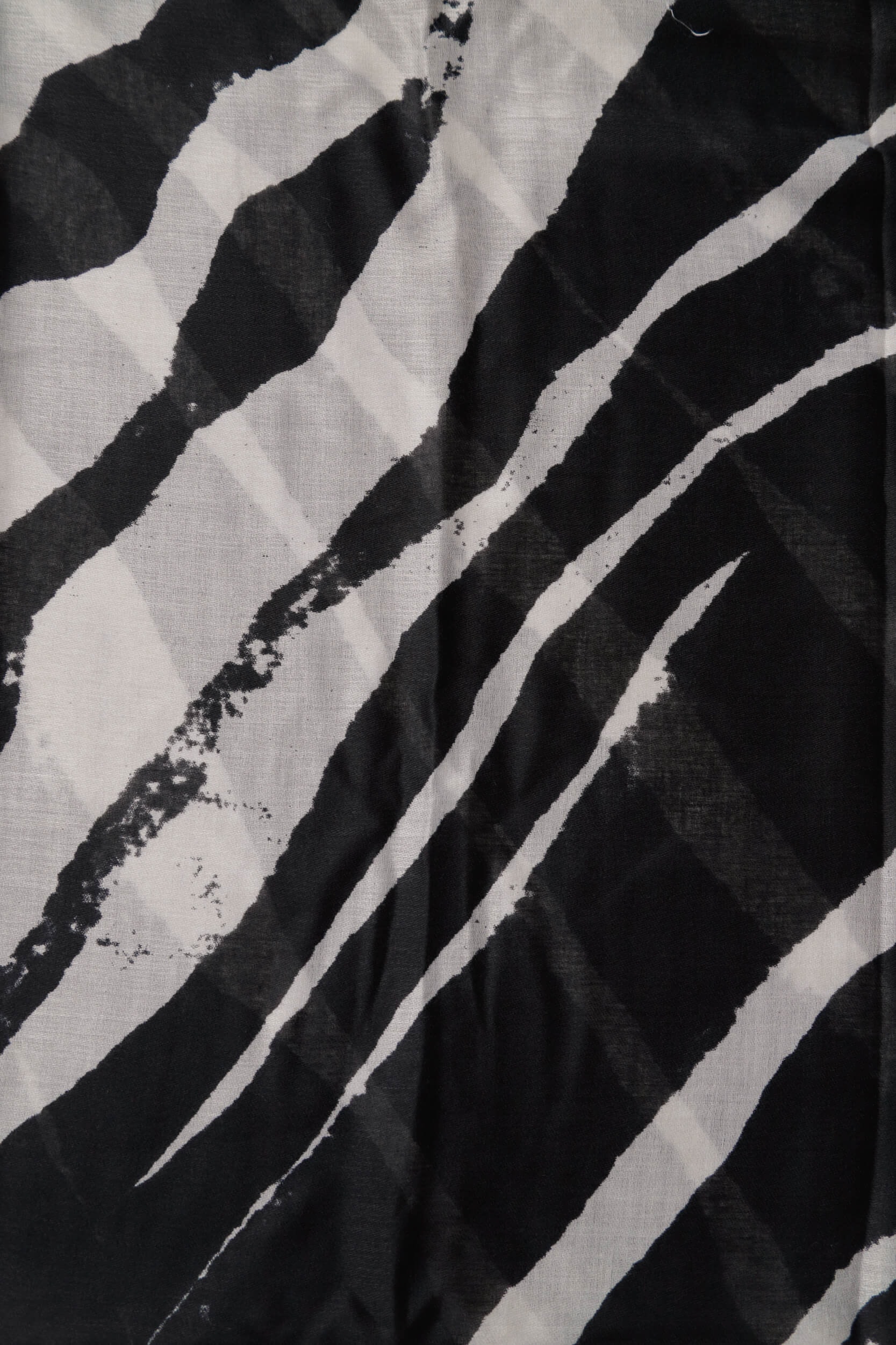 Echarpe Elegante Estampa Zebra (88x178 cm) Preto