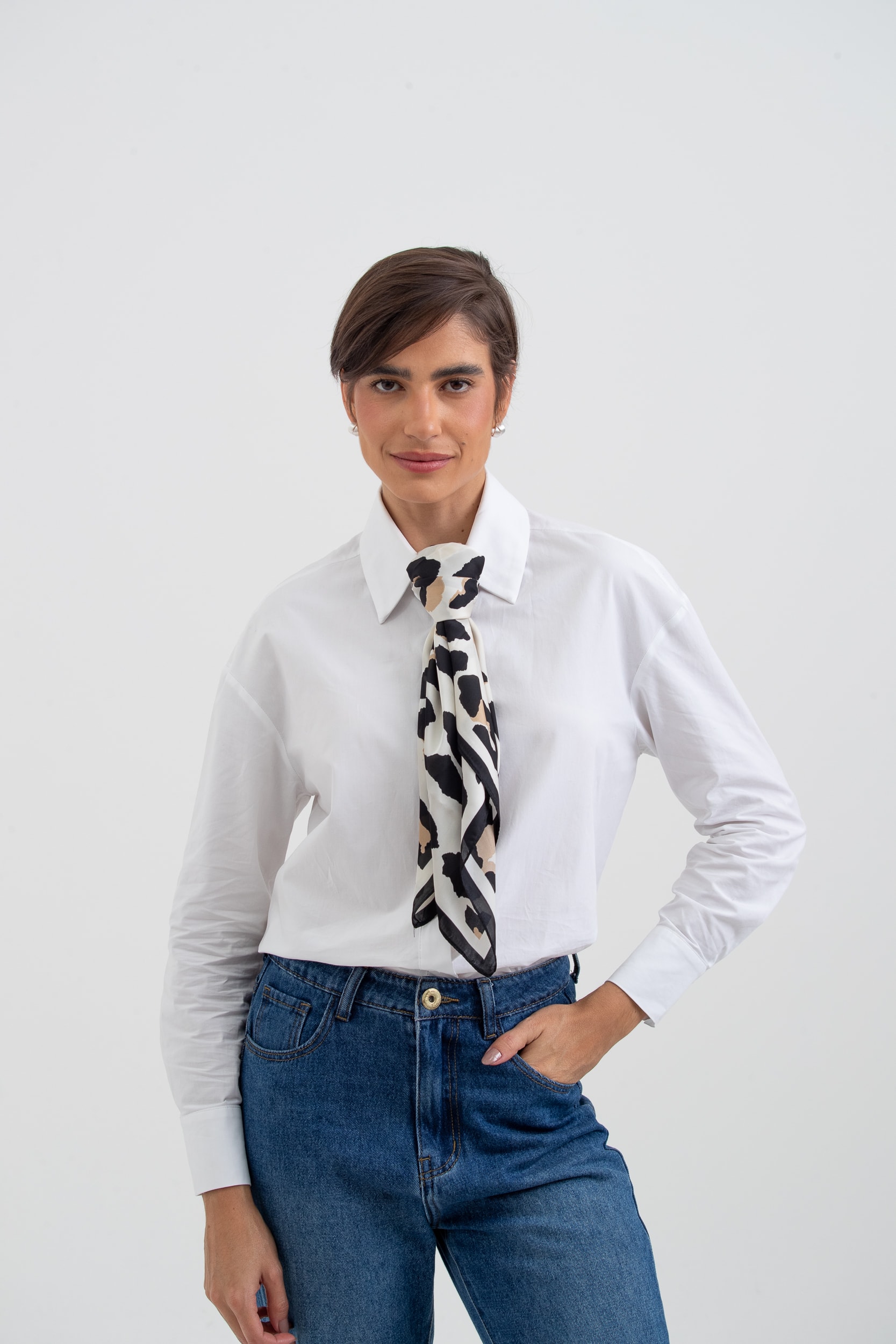 Lenço Cetim Animal Print Preto