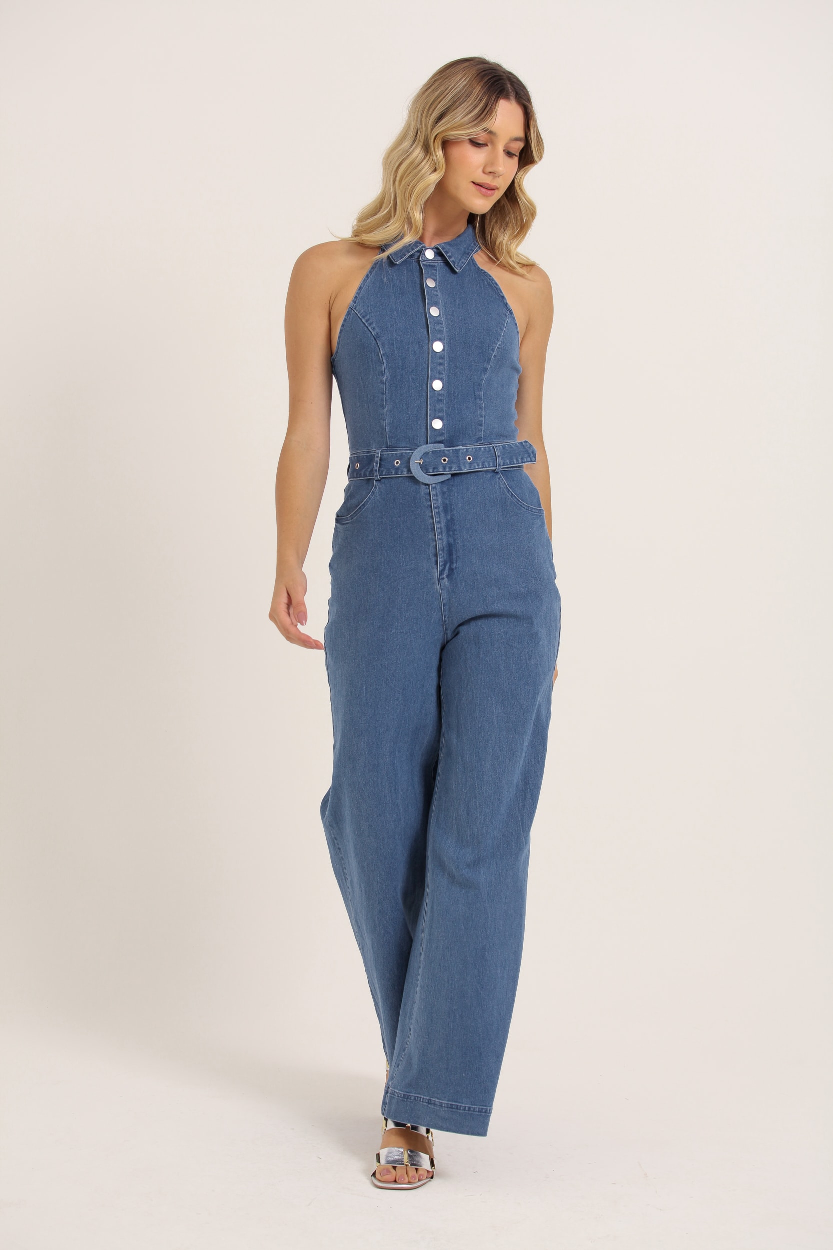 Macacão Jeans Cava Americana Com Gola Jeans