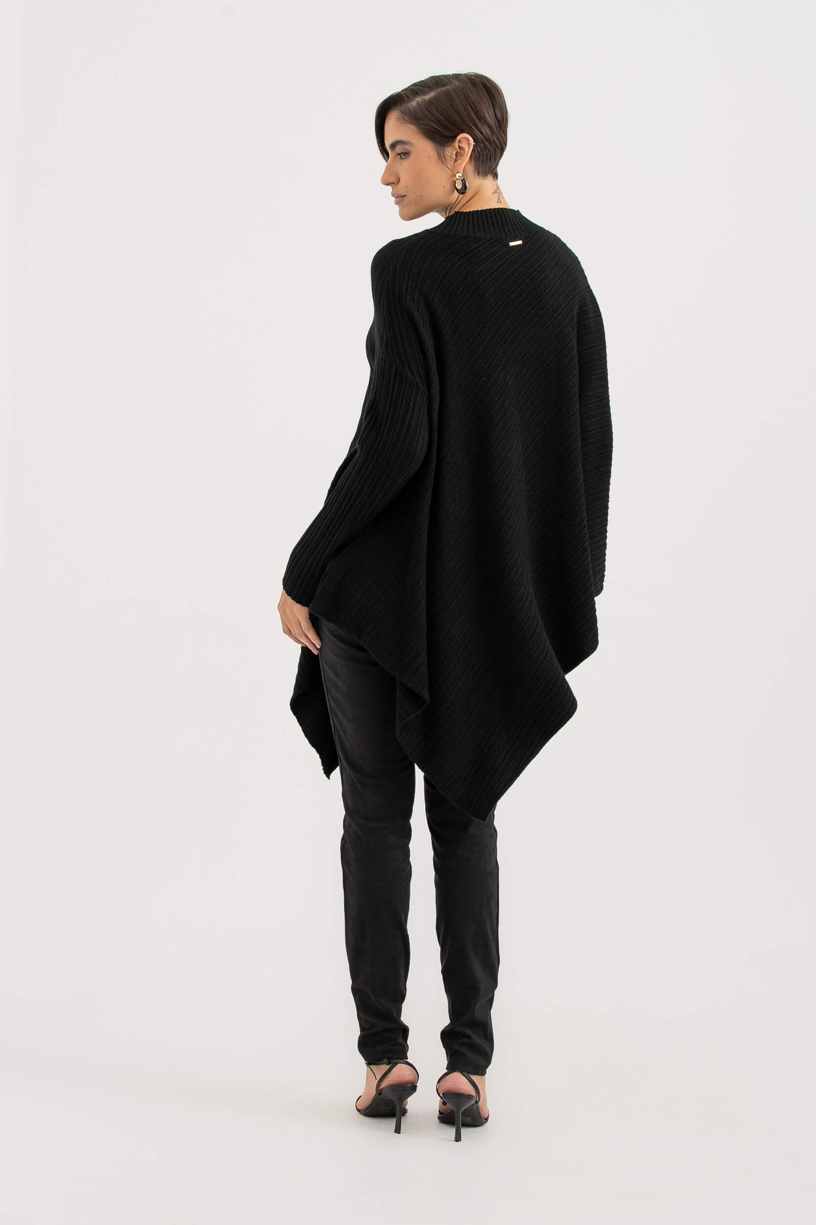 Poncho Tricot Texturizado Preto