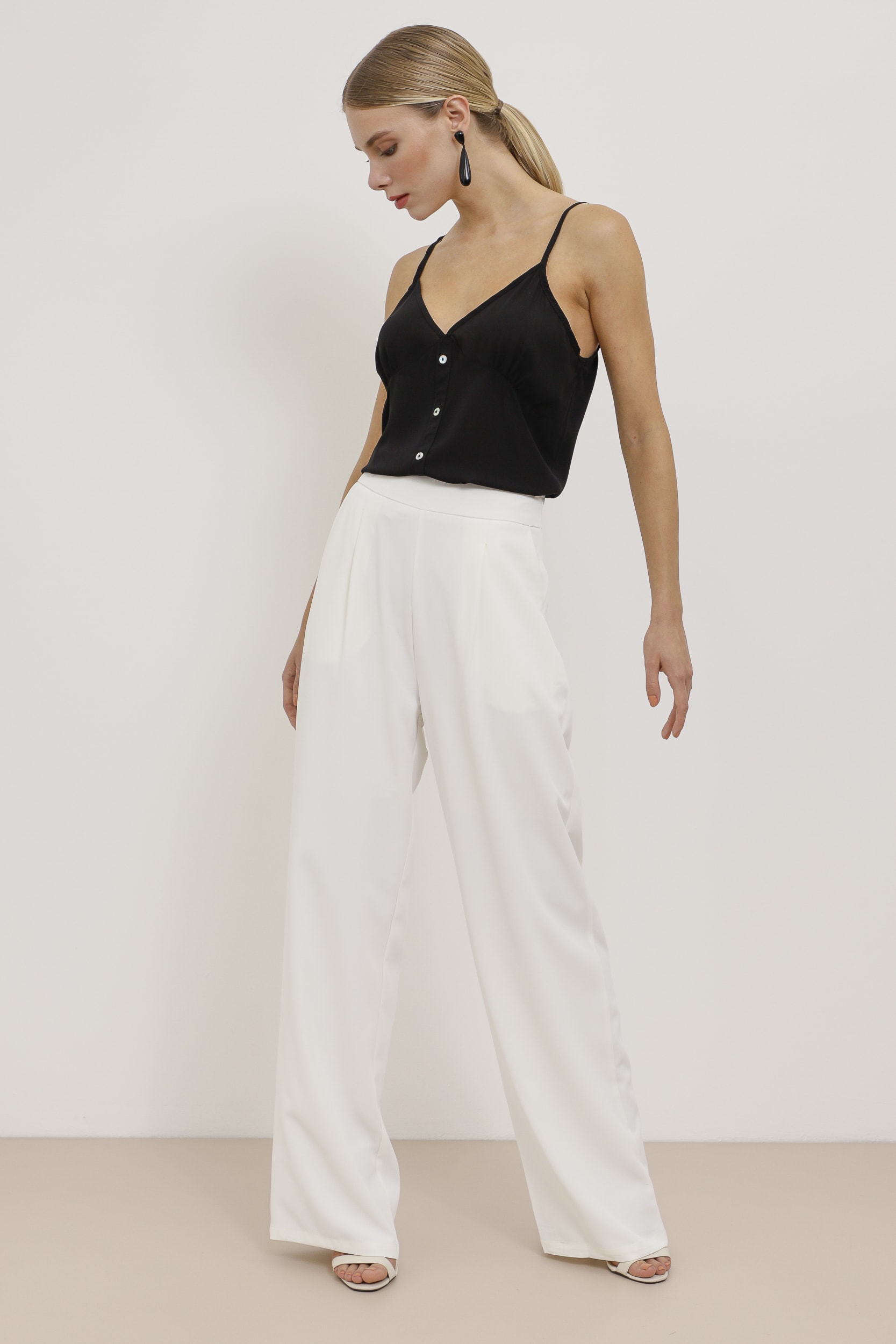 Regata Alcinha Georgette Detalhe Botões   Preto