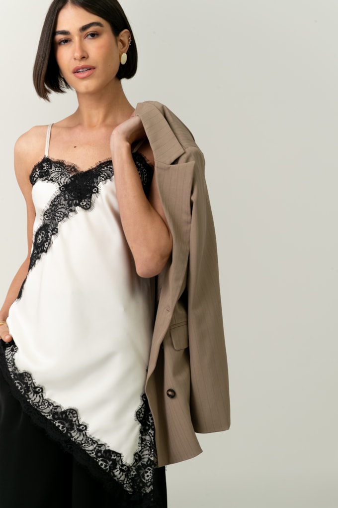 Regata Assimétrica Cetim Off-white