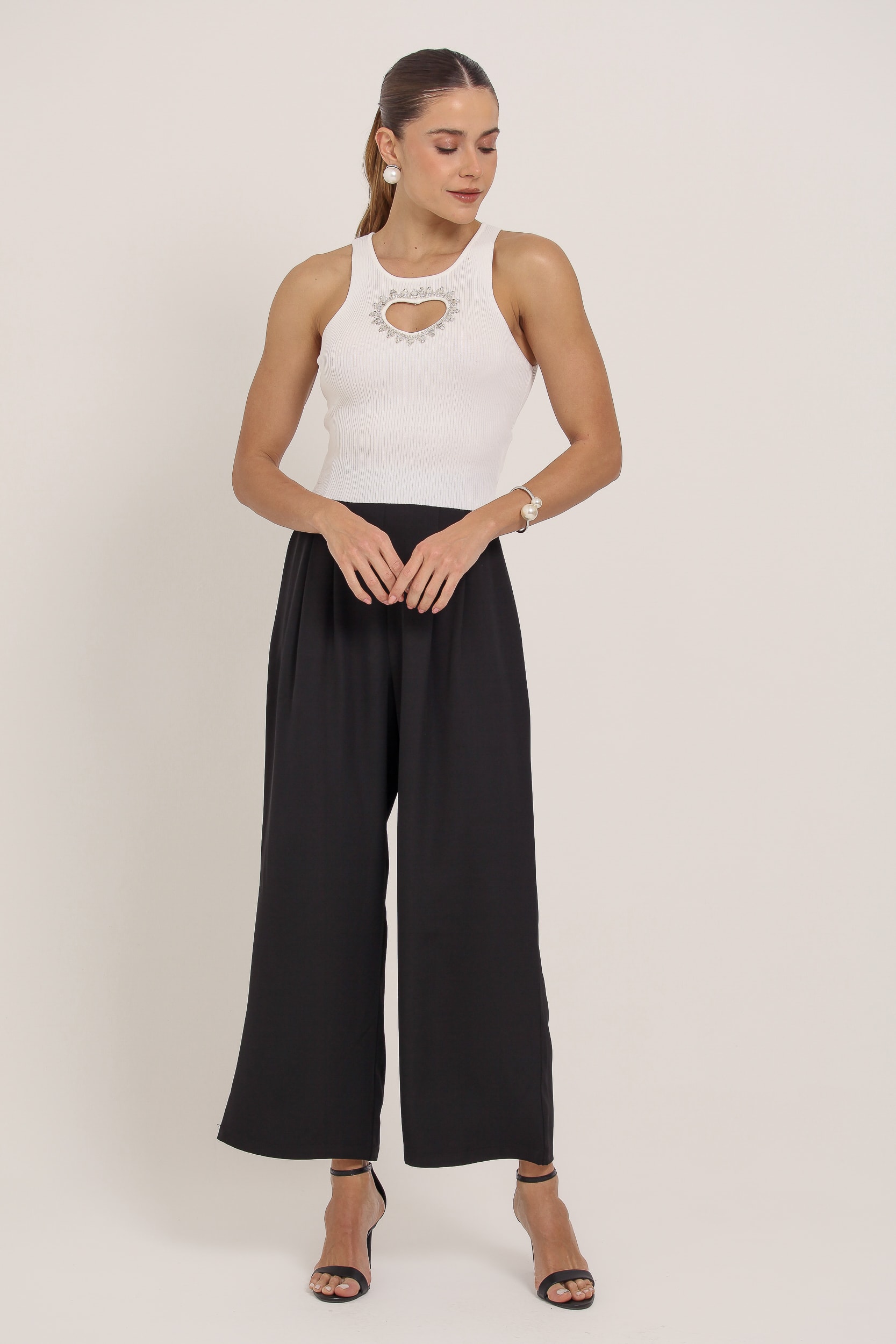 Regata Tricô Coração Pedraria  Off-white