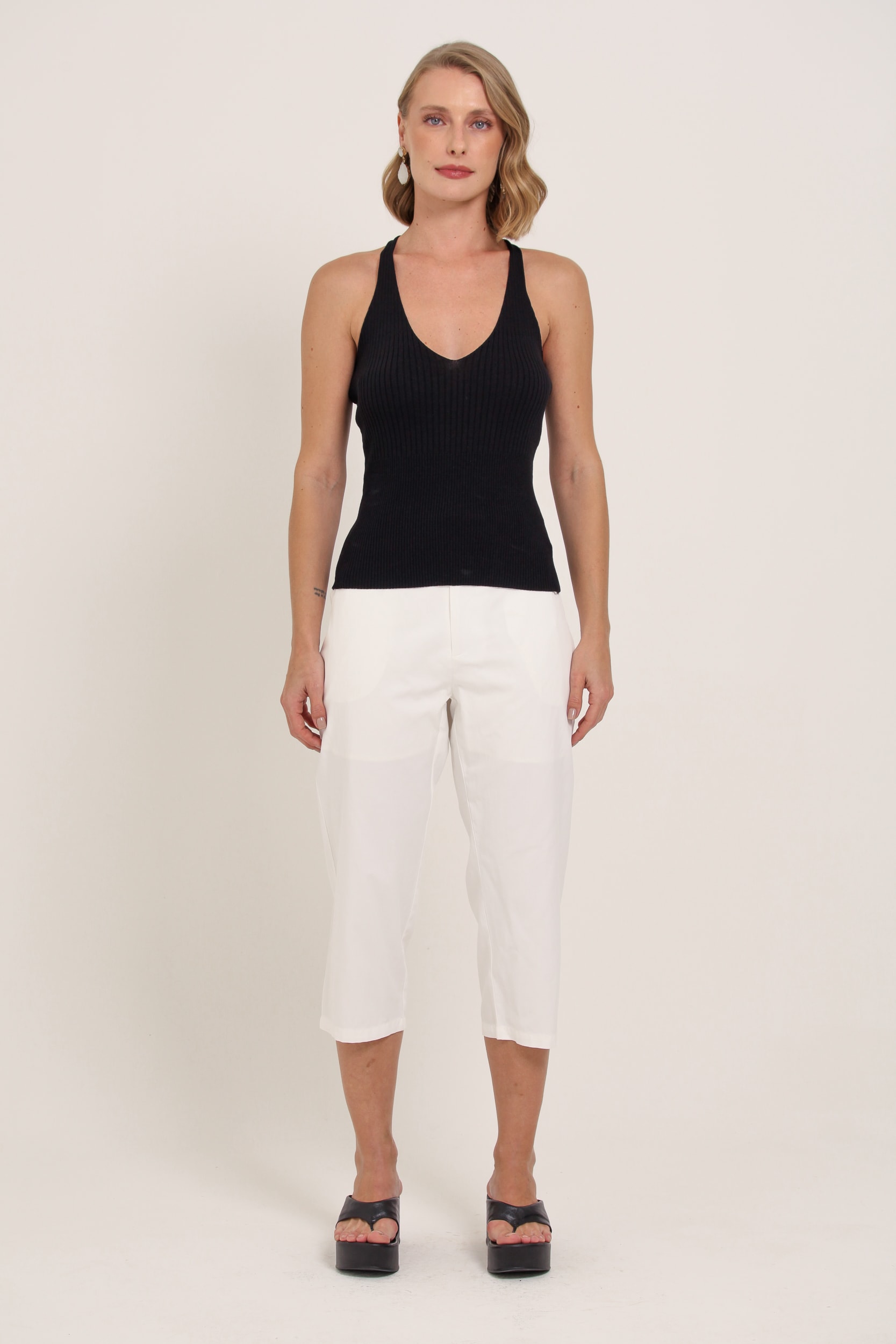 Regata Tricot Detalhe Costas Preto