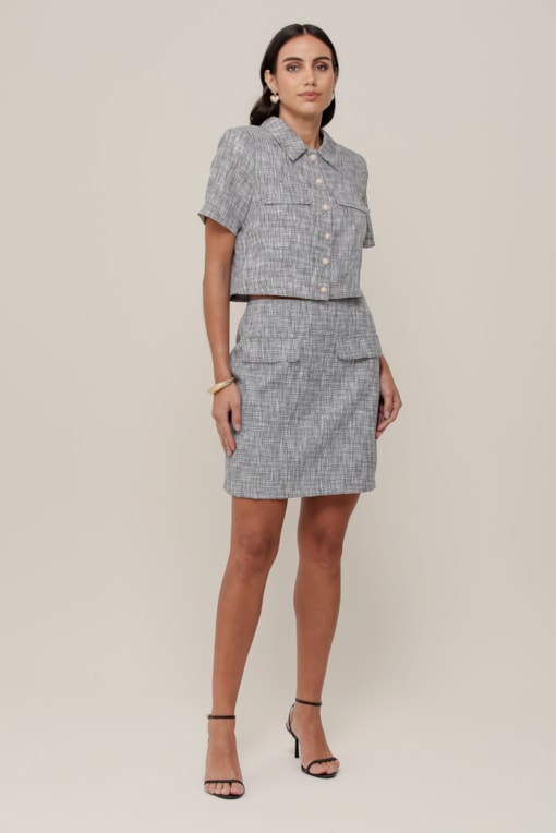 Saia Curta Em Tweed Preto