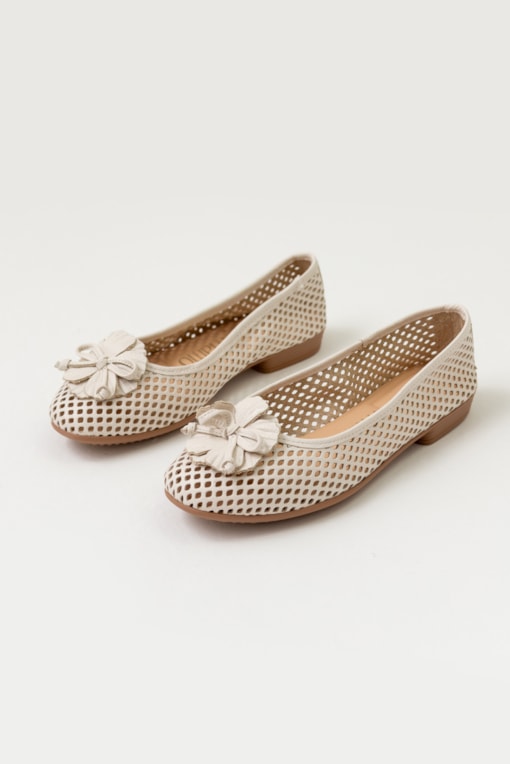 Sapatilha Telada Com Aplicação De Flor Off-white