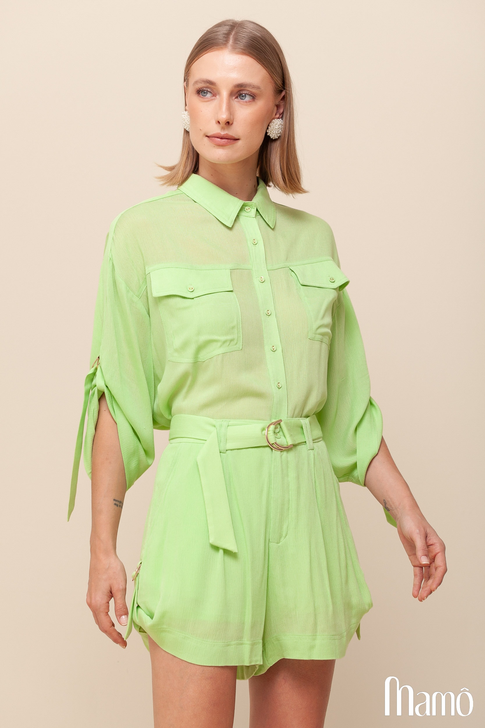 Shorts Curto Detalhes Meia Lua Lateral   Verde 