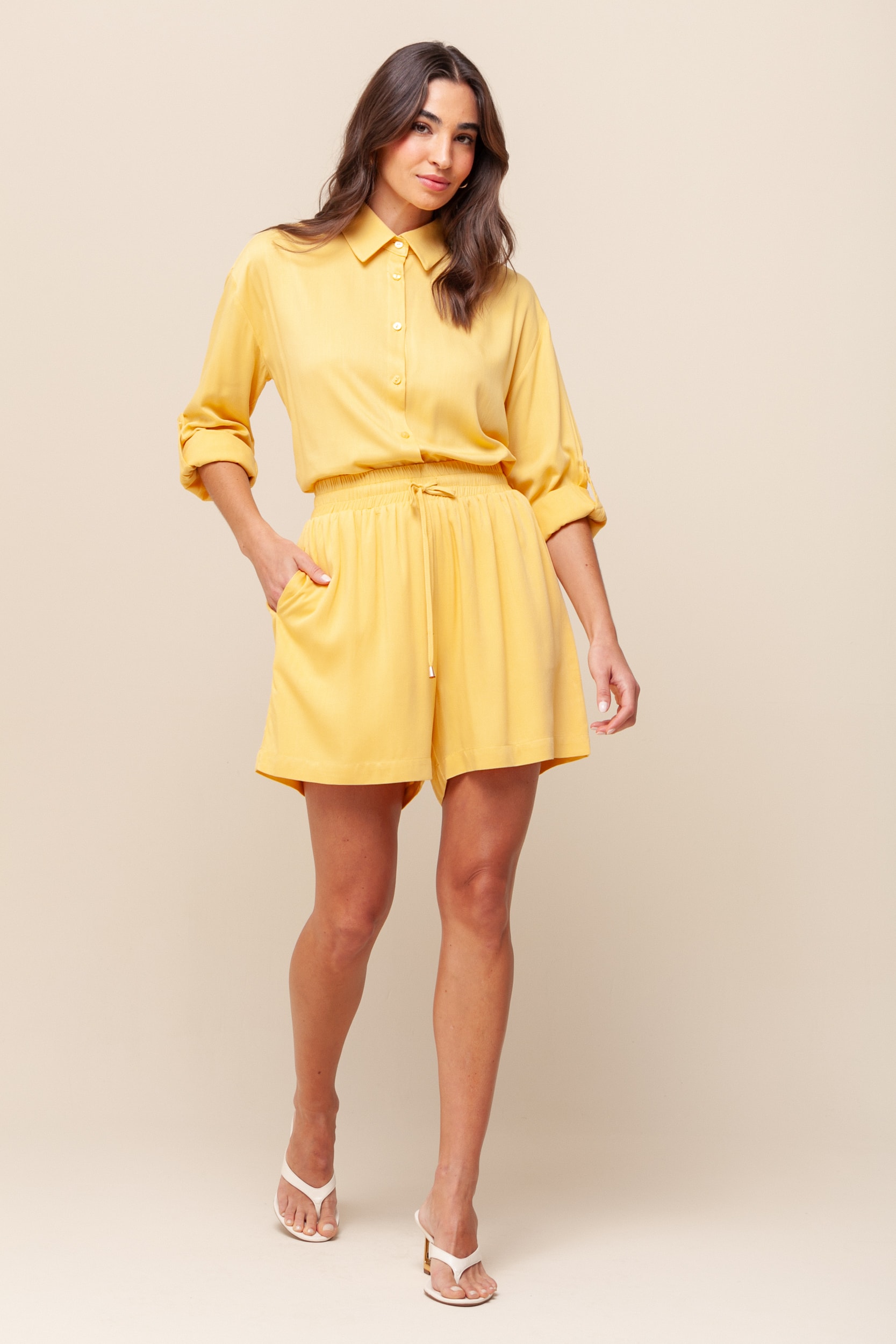 Shorts Viscolinho Elástico Cós   Amarelo
