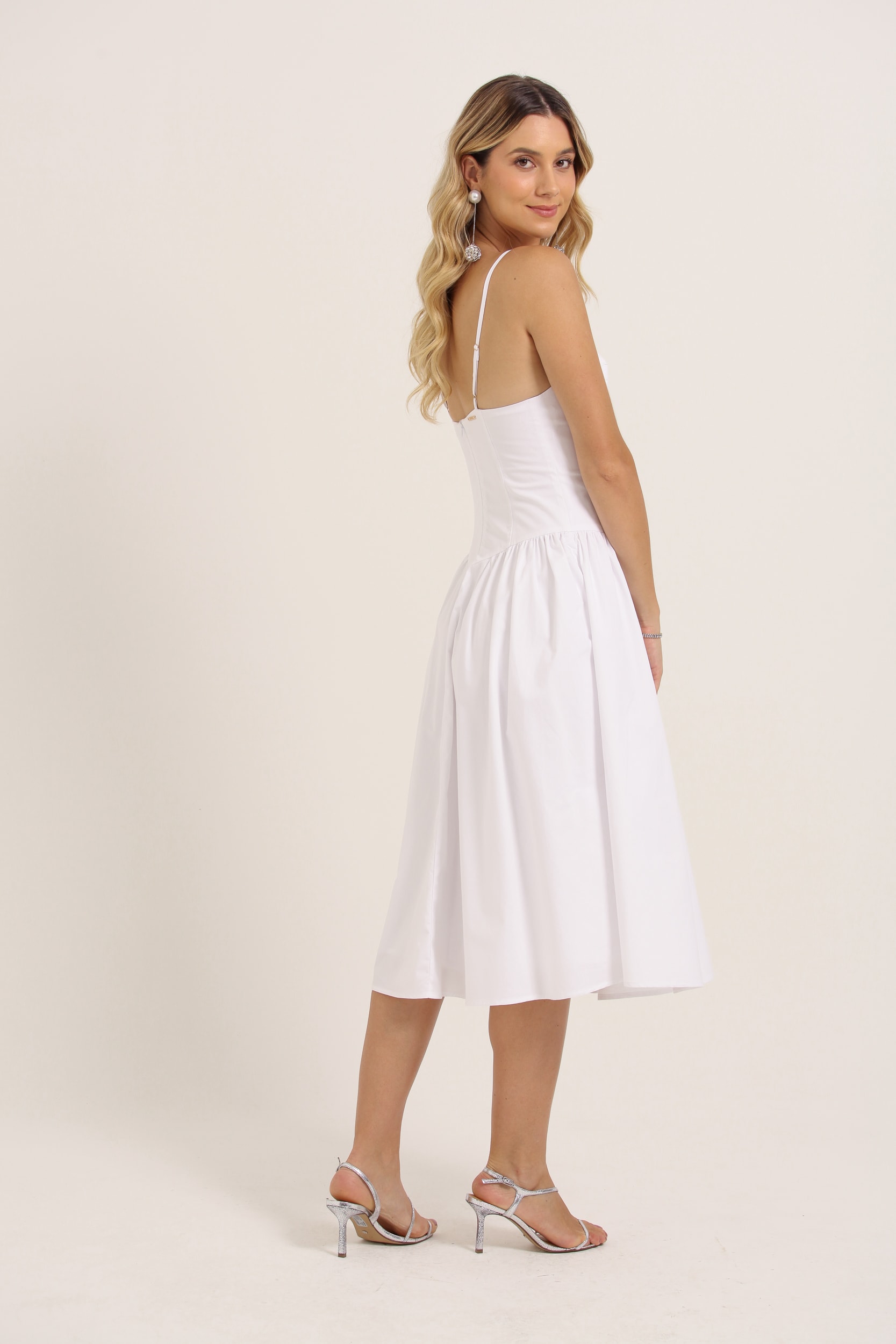 Vestido Alcinha Recorte Busto Saia Franzida Branco