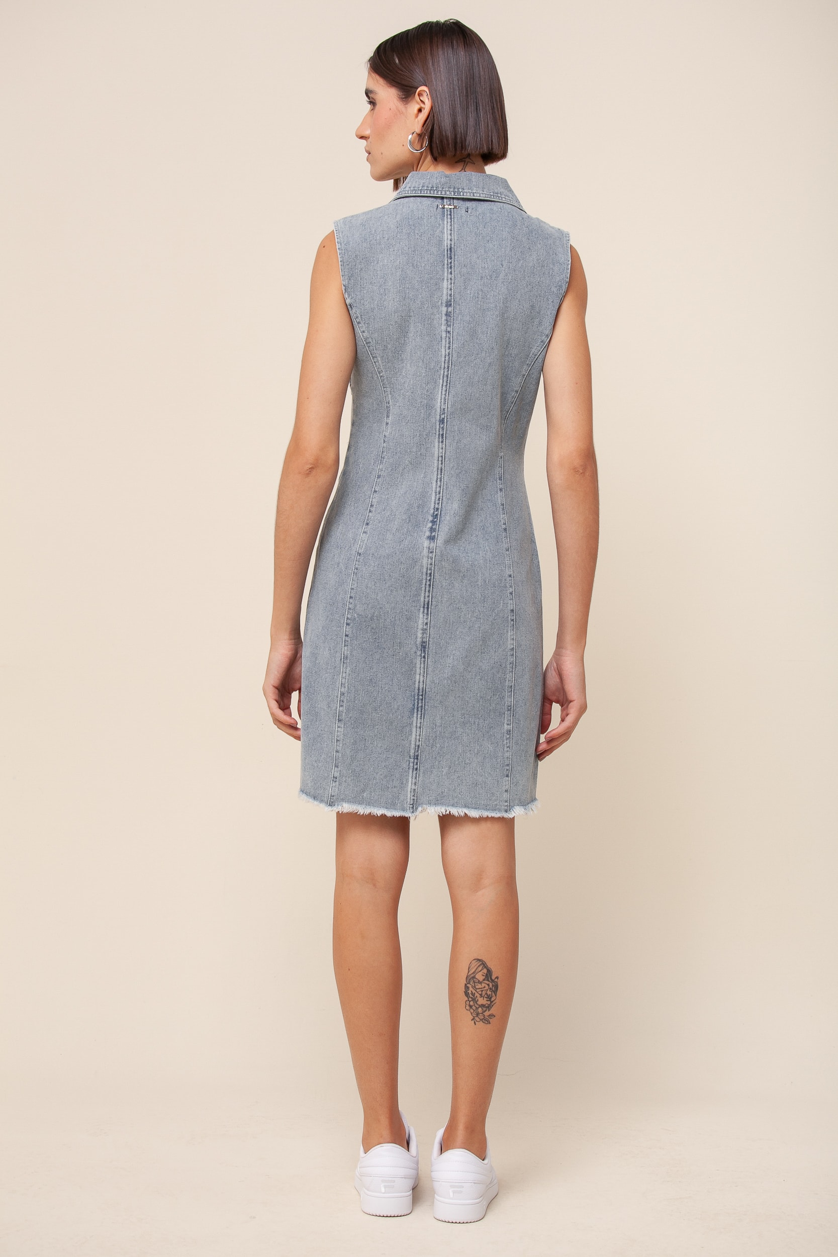 Vestido Curto Jeans Reto Gola Azul claro 