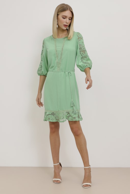 Vestido Curto Viscose Com Renda Guipure Verde 