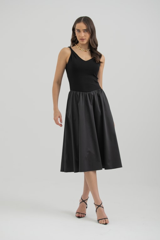 Vestido Malha Alça Torcida E Saia Franzida  Preto