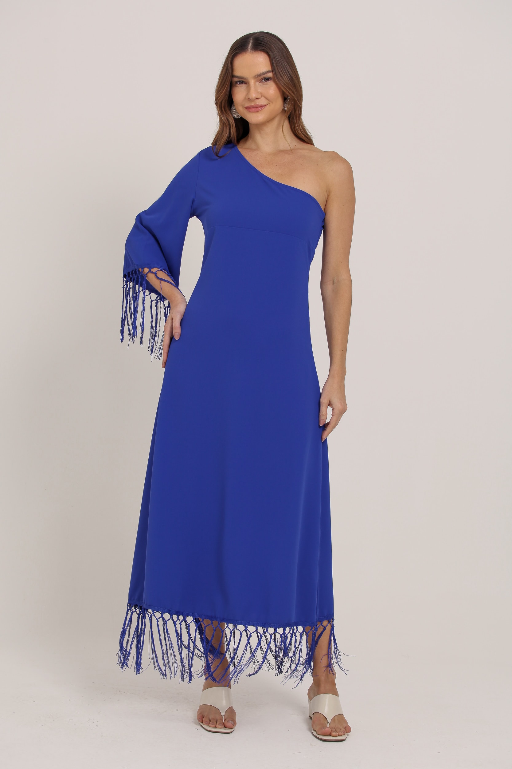 Vestido Midi Manga Única Detalhe Em Franjas Azul