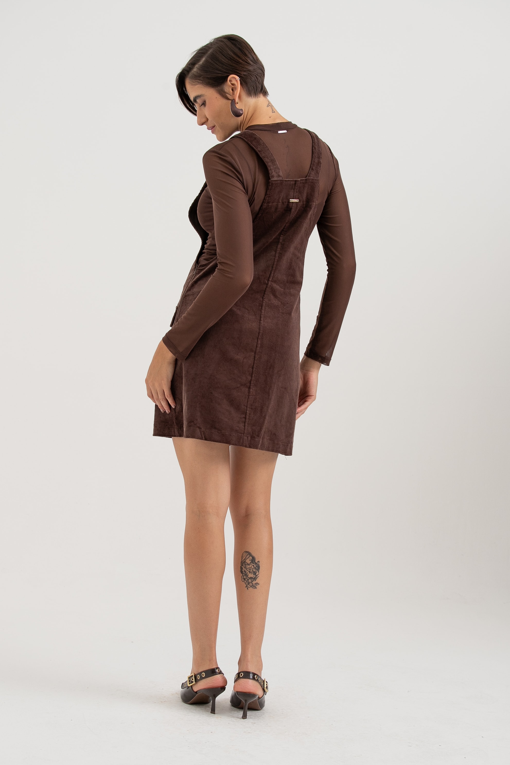 Vestido Salopete Veludo  Marrom
