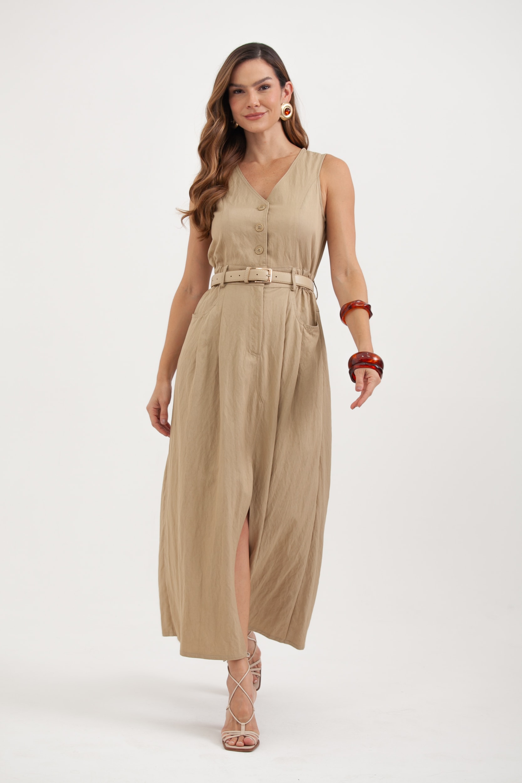 Vestido Sem Manga Elástico Na Cintura Botões E Bolsos Bege