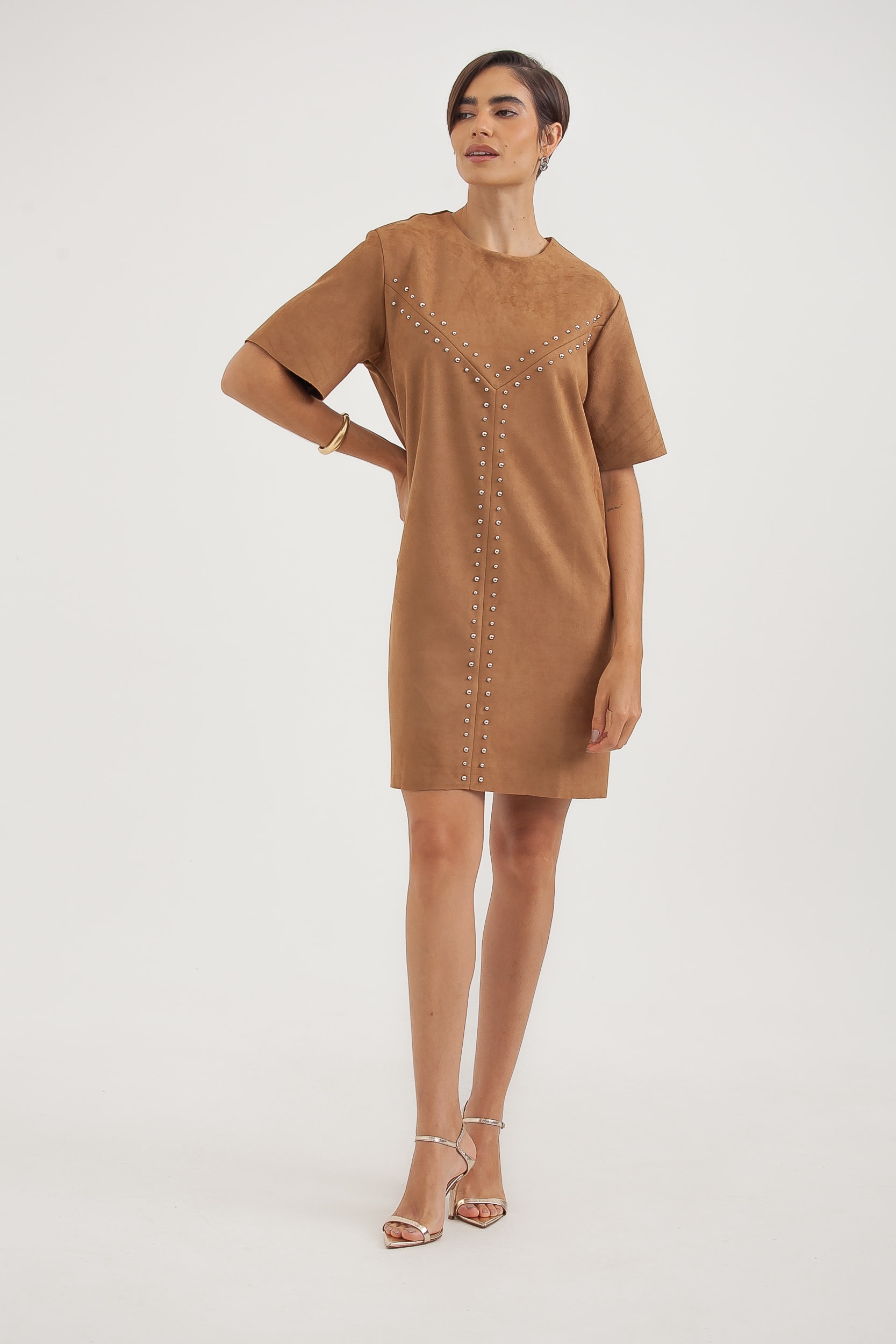 Vestido Suede Tachas Caramelo